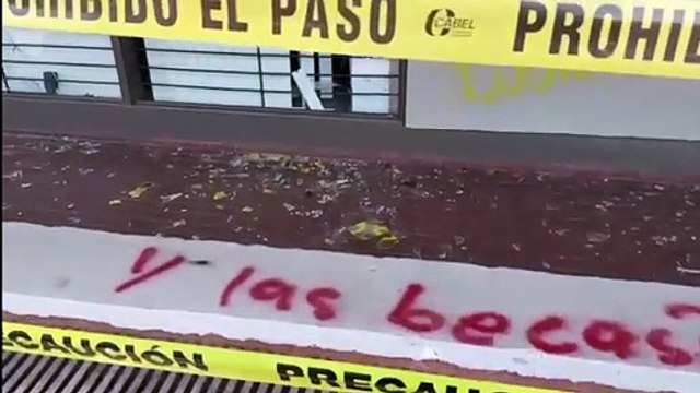Encapuchados causan destrozos en instalaciones de la UNAM tras mitin
