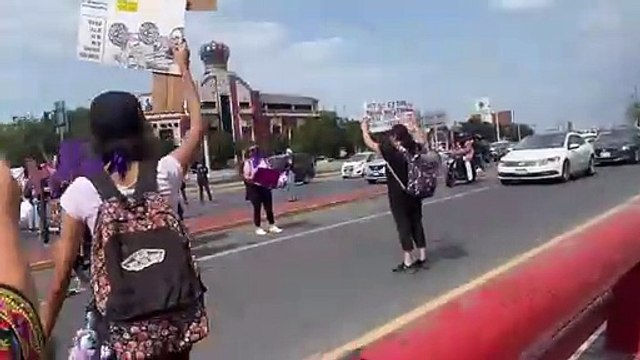 Toman la avenida Constitución para exigir justicia en el caso Debanhi Escobar