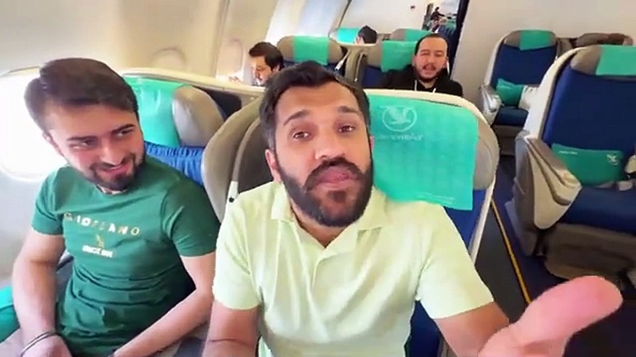 عدت أخيرًا إلى لاهور، أمي أصبحت عاطفية🥺درجة رجال الأعمال للأصدقاء🤑