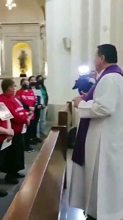 Peregrinan familiares de desaparecidos por los 7 templos, exigen justicia
