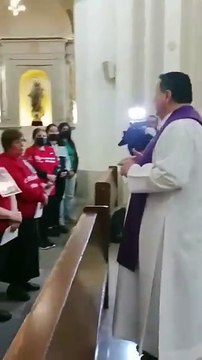 Peregrinan familiares de desaparecidos por los 7 templos, exigen justicia