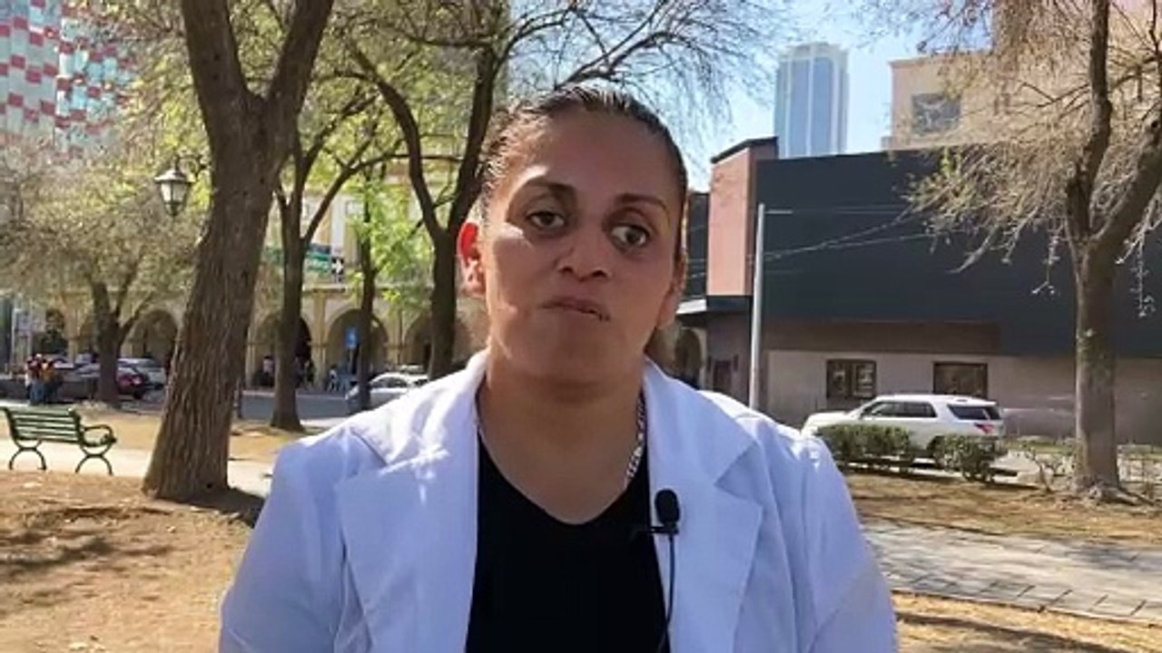 Cumplirá mujer invidente 20 años aliviando estrés con sus manos