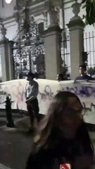 Protegen Catedral de Monterrey con rezos durante Marcha #8M