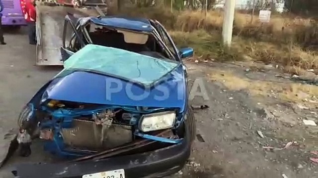 Choca auto contra camión de la Ecovía en Monterrey; hay 3 lesionados