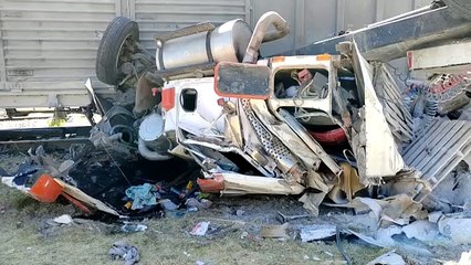 Sobrevive chofer de tráiler milagrosamente a choque de tren en Durango