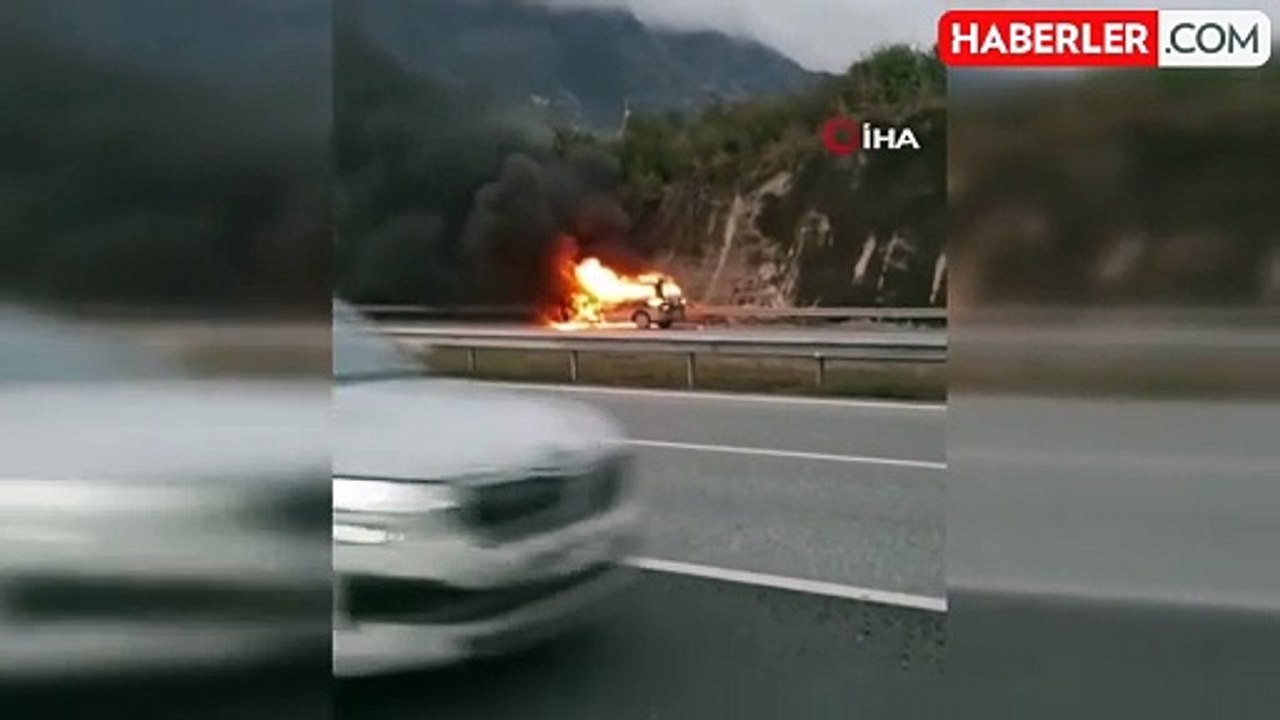 Seyir Halindeki Araç Alev Alev Yandı