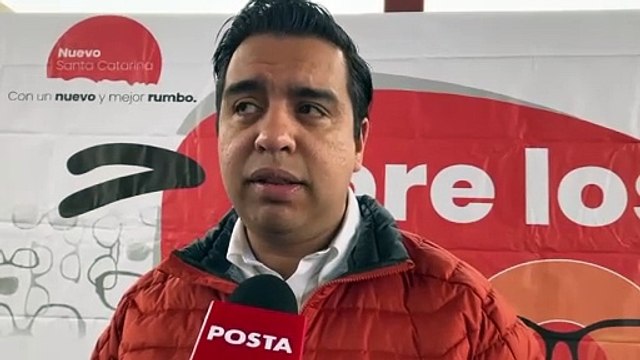 Lleva Jesús Nava exámenes y lentes gratuitos a las escuelas de Santa Catarina