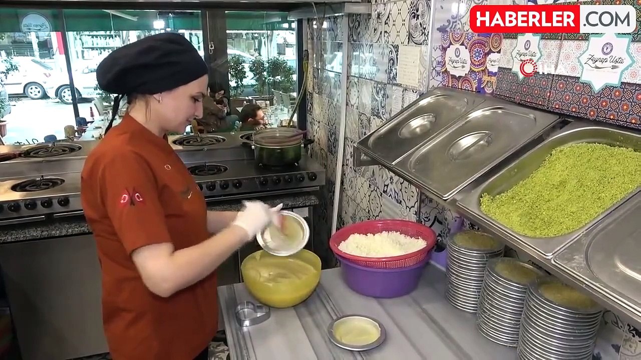 Adanalı Tatlıcıdan Sevgililer Günü'ne Özel Kalp Şeklinde Künefe