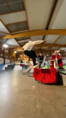 Dits vous je me suis cassé le poignet sur ça…