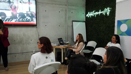 “Capacítate Mujer Fusión” gradúa a su primera generación de 15 emprendedoras