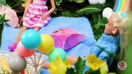 Fête à la piscine de Barbie | Déballage d'un set pour poupées