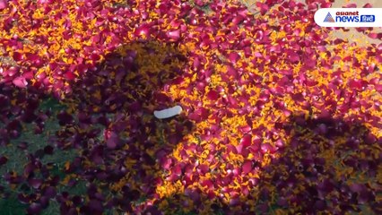 Pulwama: 40 CRPF जवानों को श्रद्धांजलि, लोगों ने कहा- सुधर जाओ पाकिस्तान