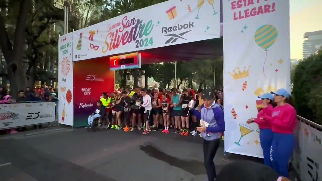 Carrera San Silvestre en Reforma CDMX congrega a 8 mil corredores