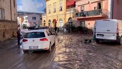 Alluvione a Portoferraio, il risveglio durissimo nel racconto del nostro giornalista
