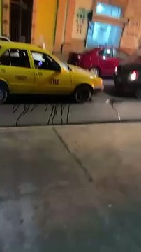 Incendio de camión cierra vialidad en la zona centro de Saltillo