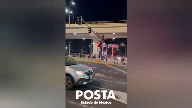 Retiran bloqueo tras 6 horas de colapso vial en la Vía Morelos en Ecatepec (VIDEO)