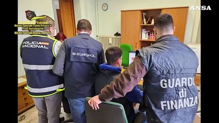 Soldi e documenti falsi, scoperta rete su dark web e Telegram