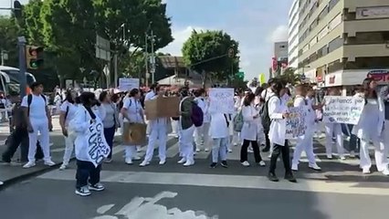 Estudiantes de la Salud cierran Izazaga, exigen solución de pliego petitorio