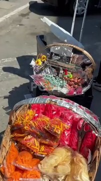 ¡Ante las altas temperaturas!, los regios se protegen como sea del sol