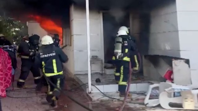Isıtıcıdan çıkan yangında evi kullanılamaz hale geldi