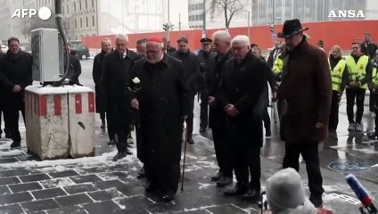 Il presidente tedesco Steinmeier sul posto dell'attentato a Monaco