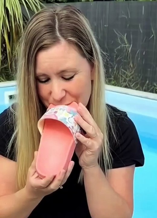 ASMR  editor  ASMR eating Whisperingsoft speaking/whispering, gentle hand movements, hair brushing