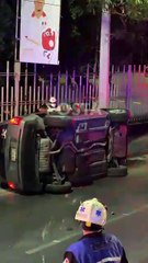 Trágico accidente en Monterrey, mujer muere tras volcadura (VIDEO)