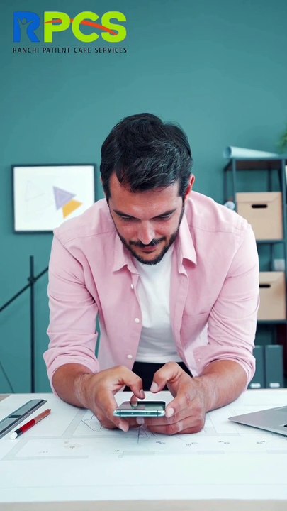 Spending too much time on screens? Protect your eyes from digital eye strain with these simple tips! 👀💡