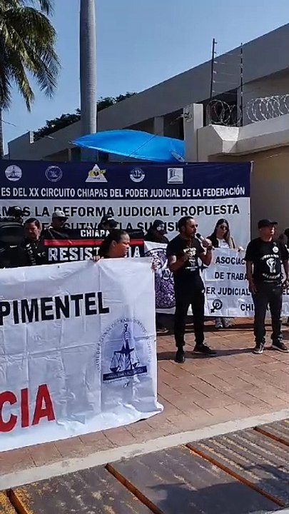 Protestan trabajadores del Poder Judicial  en Chiapas, anuncian paro total