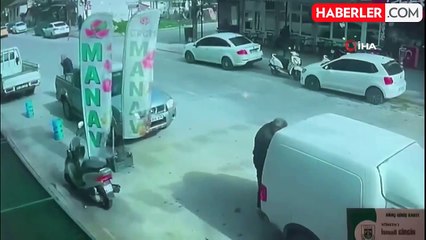 Bursa'da Motosiklet ve Otomobil Kaza Yaptı