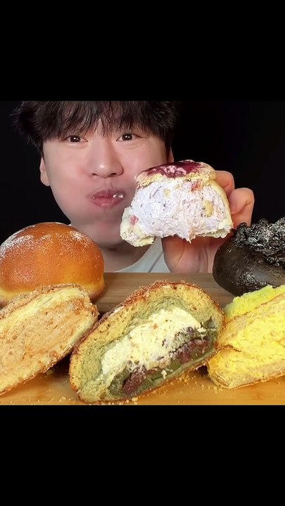 Follow for more ASMR videos🌮🍟 Credits: @mminii_i #mukbang #asmr #fastfood #asmreating