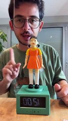 J'ai testé le réveil Squid Game 😱 – Une surprise effrayante !