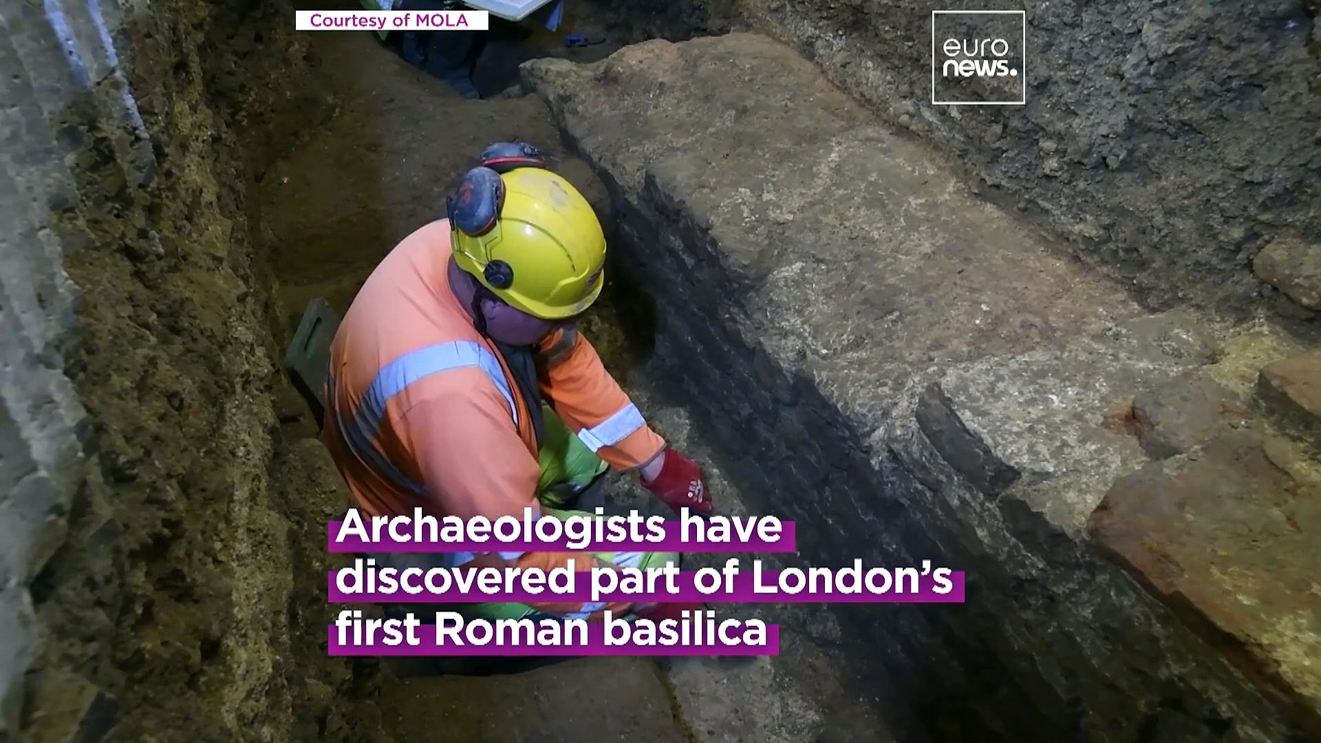 ⁣Archaeologists uncover extraodinary 2,000-year-old Roman basilica beneath London office