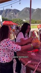 Disfrutan familias de Pumpkin Dash y elaboran calabazas