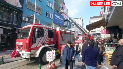 Kocaeli'de yangın: Mahsur kalan 2 kadın itfaiye tarafından kurtarıldı