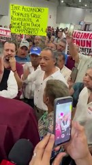 Protestan miembros de ejido San Nicolás durante asamblea informativa de Morena