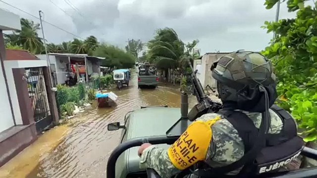 SEDENA entrega despensas en municipios costeros afectados por huracán Milton