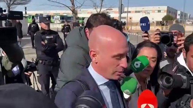 Termina el juicio al ex presidente de la federación española Rubiales por el beso a Hermoso