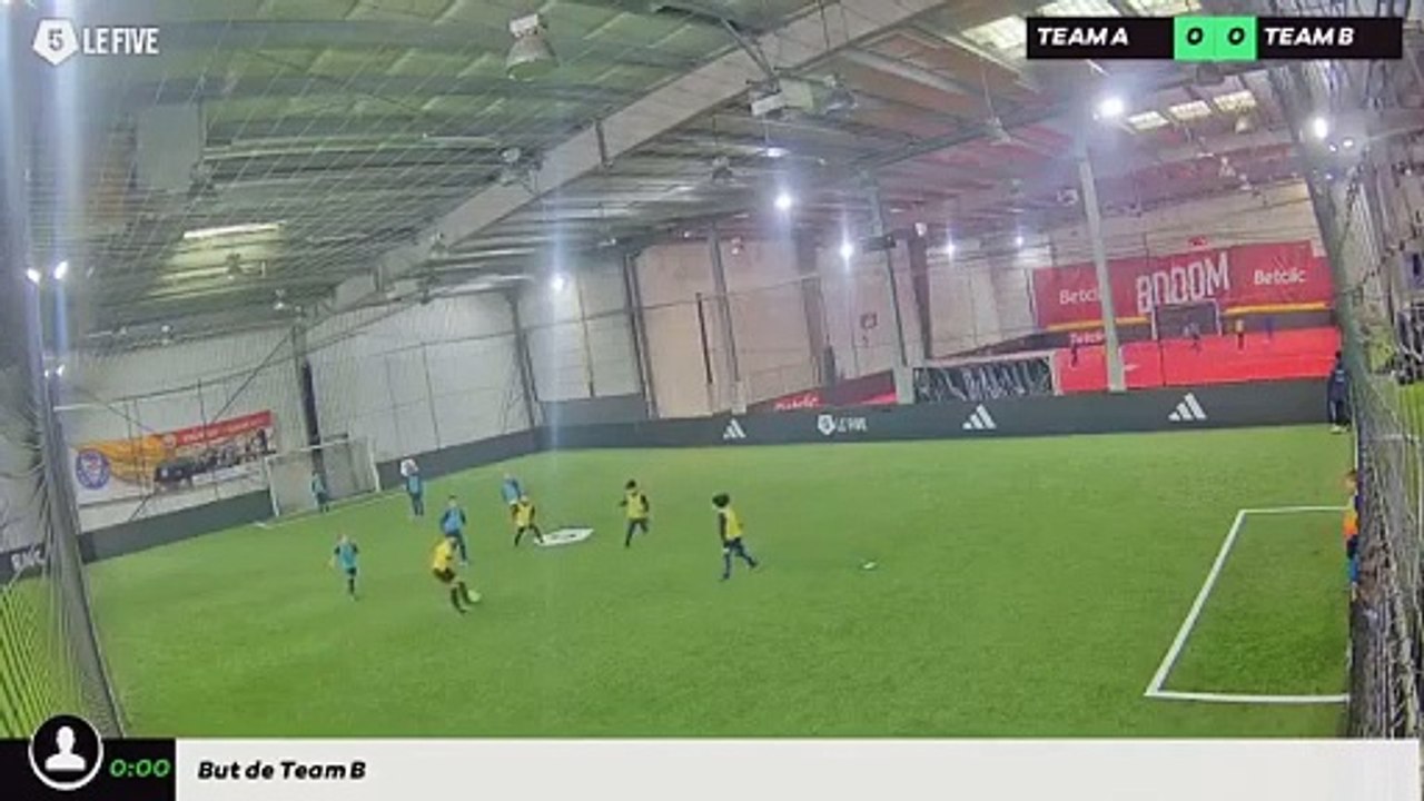 chateau thierry 14/02 à 14:11 - Football Terrain 2 adidas (LeFive Reims)