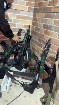 Fuzis e granadas são apreendidos em bunker no Morro da Pedreira