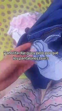 Mujer compra pantalones Levis y resultan ser Elvis: bolsas eran del IMSS