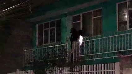 Hombre asesinó a su esposa y a su hijo en Nezahualcóyotl, después quiso matarse