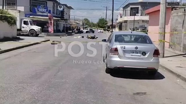 Motociclista muere al ser arrollado por camión en Escobedo