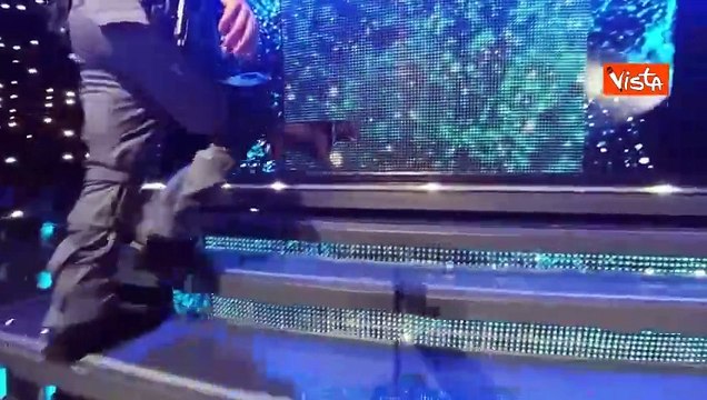 Sanremo, le unit? cinofile della Polizia sul palco prima dello spettacolo