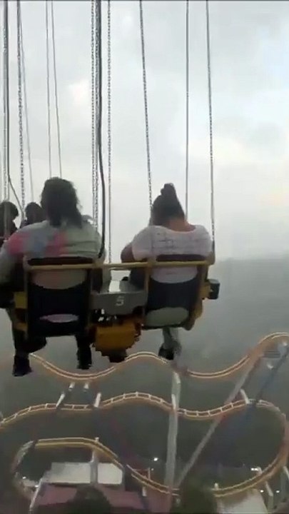 Personas quedan atrapadas en sillas voladoras de Six Flags México (VIDEO)