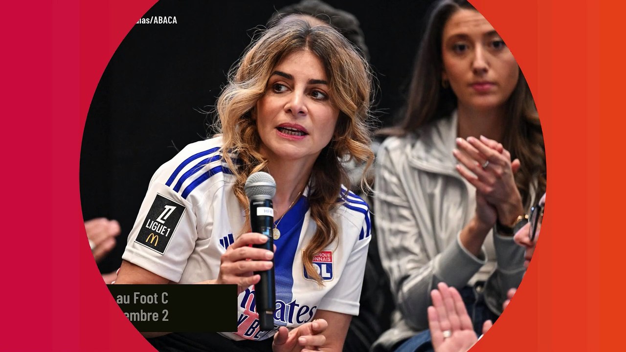 "Tout ça me gênait beaucoup" : L'histoire ratée de Julie Zenatti avec une légende de la chanson et ex de Vanessa Paradis