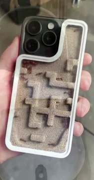¿Es real?, usan hormigas vivas para decorar fundas de celulares