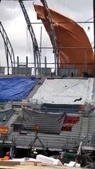 #VIDEO: Fuertes vientos levantan a trabajador en el Estadio GNP