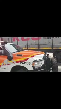 Impacta tren a camioneta que transportaba tarimas en Ruiz Cortines