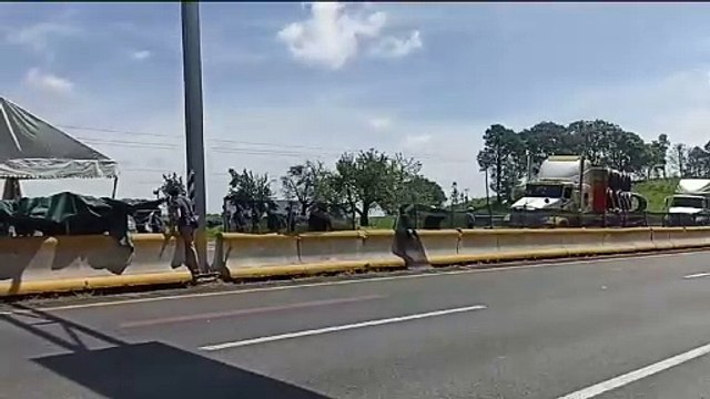Reabren a medias autopista México-Puebla: dos horas de paso, dos horas de cierre